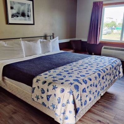 Comfort Room With 1 King Bed (No Pets) Hillcrest Inn Promo Code