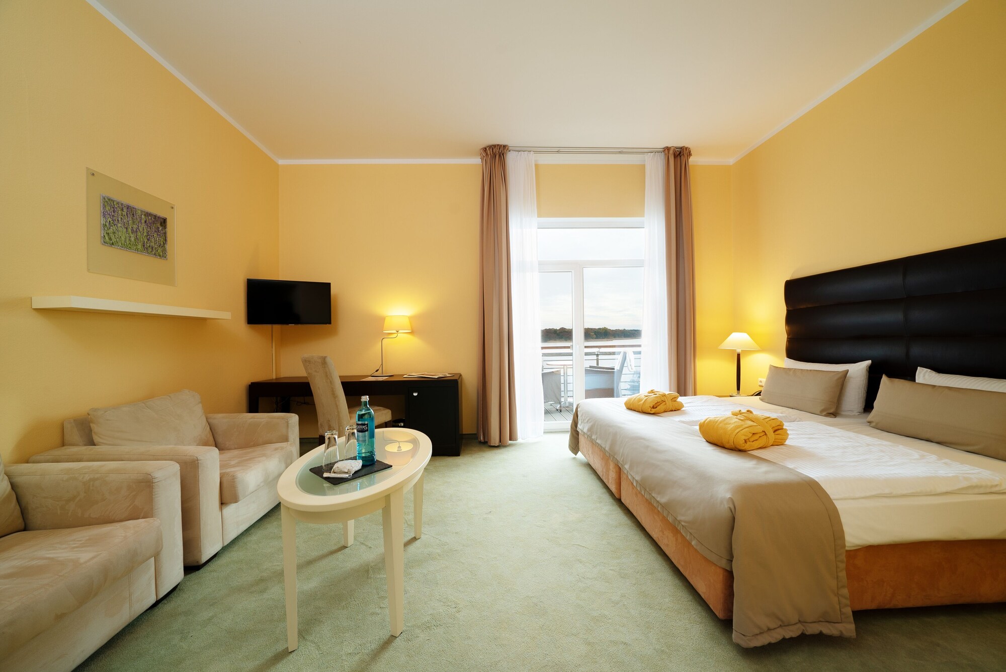 湖景舒适双人间