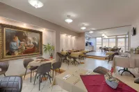 Triple M Hotel Hotel di 