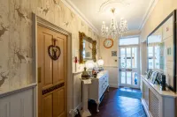 Holly Lodge Guest House with Free Off Site Health Club