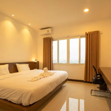 Intouch Riverside Hotel Отели в г. Паксе