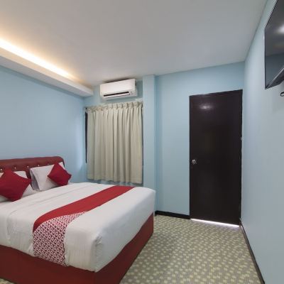 Bilik queen mewah Kupon OYO 1136 PD Star Hotel