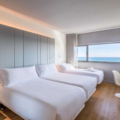 Deluxe Premium Room 1 King bed