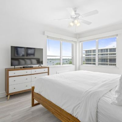 Premier Apartment, 2 Bedrooms, Balcony, Beach View