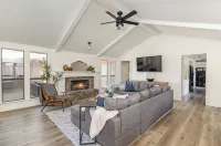 3Br Oasis with Heated Pool, Hot Tub and King Bed in Allen