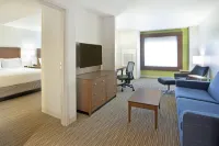 Holiday Inn Express & Suites AUSTIN DOWNTOWN - UNIVERSITY by IHG Hotel a 