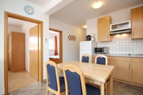 Apartments Mikulan NaraApartment