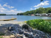 迷人的Norwood蒂勒裡湖地區四臥室度假屋,配備WiFi、露台和空調 斯坦利縣住宿飯店