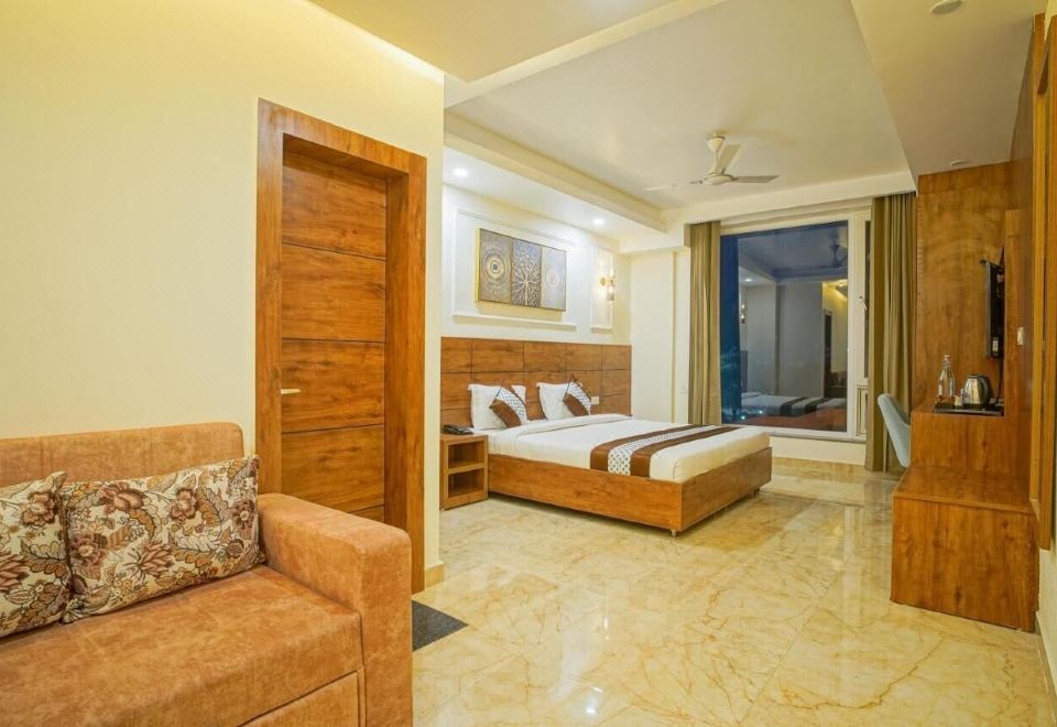 Hotel Nirvana Bliss, Behind Parmarth NiketanPremium Double Room