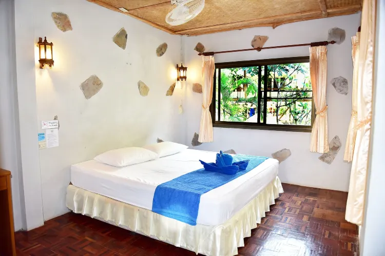 Garden Bungalow With Fan