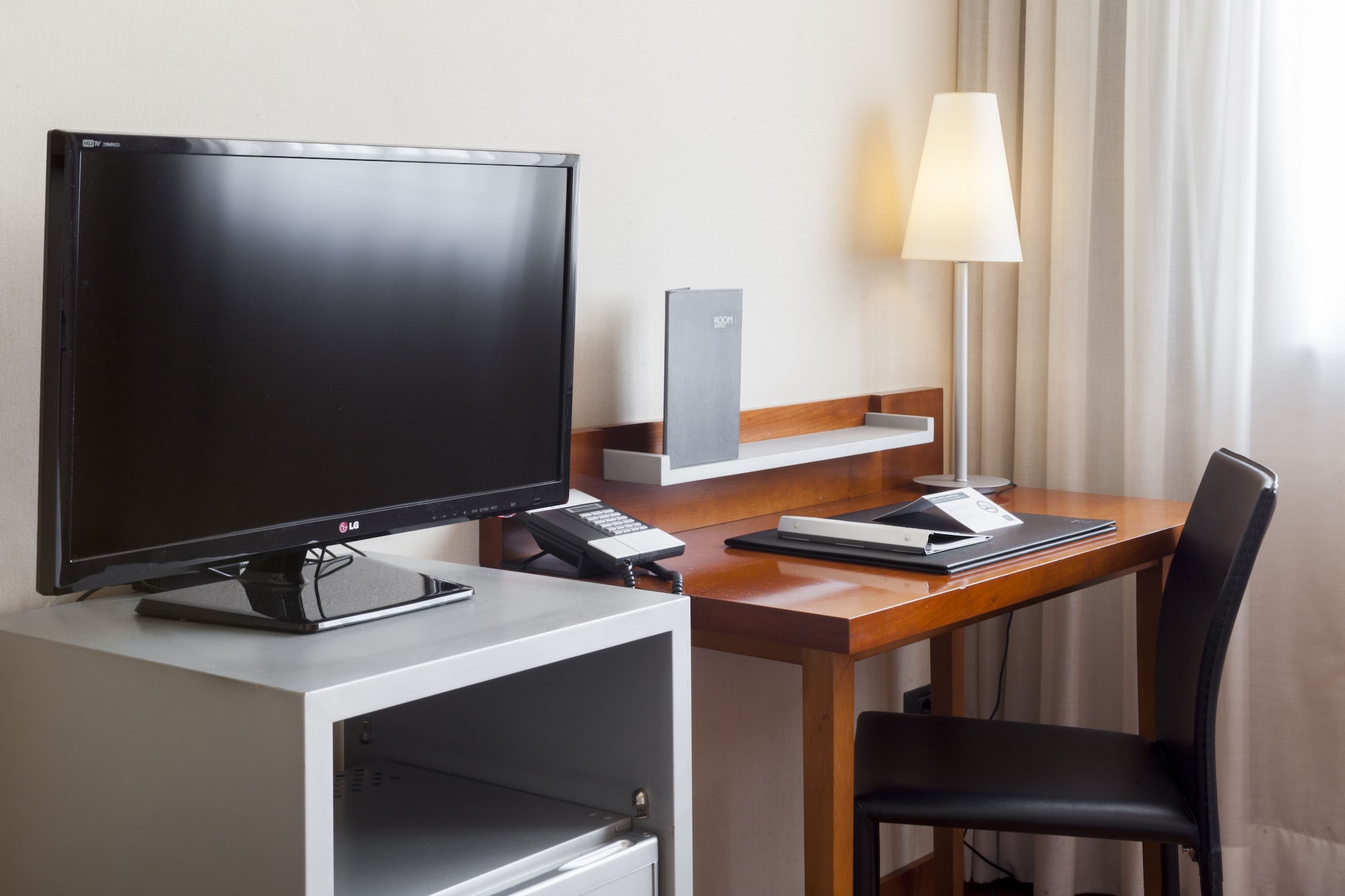 标准间（一张大床）