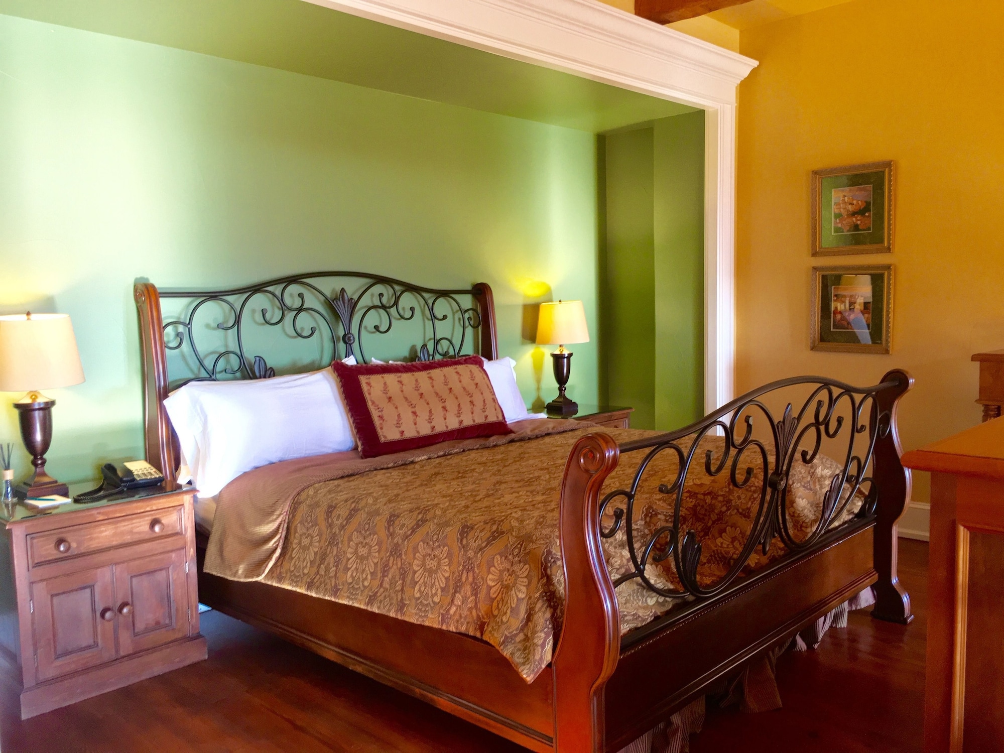 套房，1张特大床，葡萄园景观（Sangiovese）