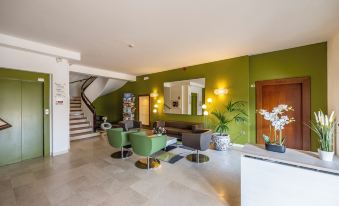 Hotel Ideal - Housity
