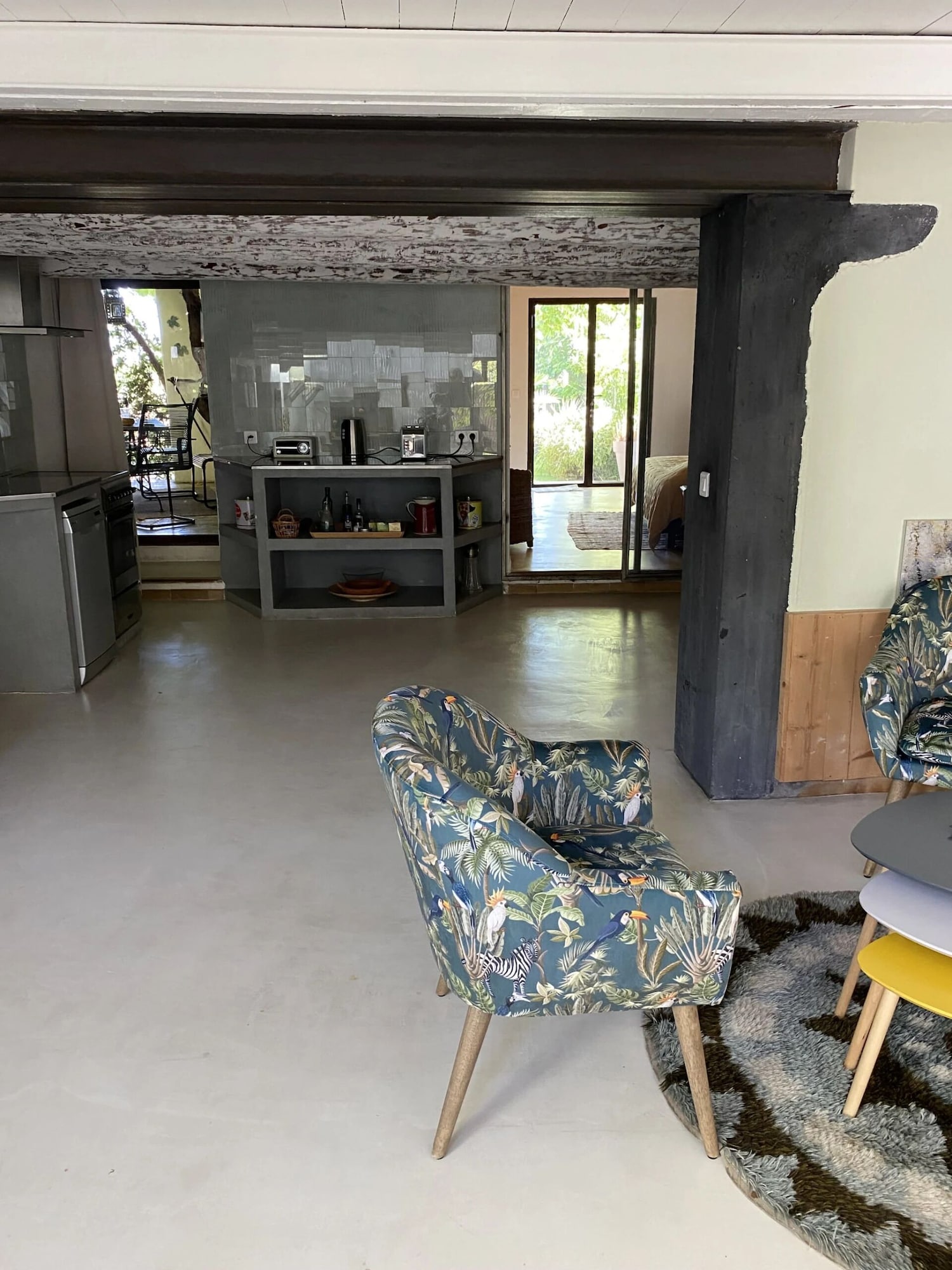 经典公寓， 露台， 花园景观