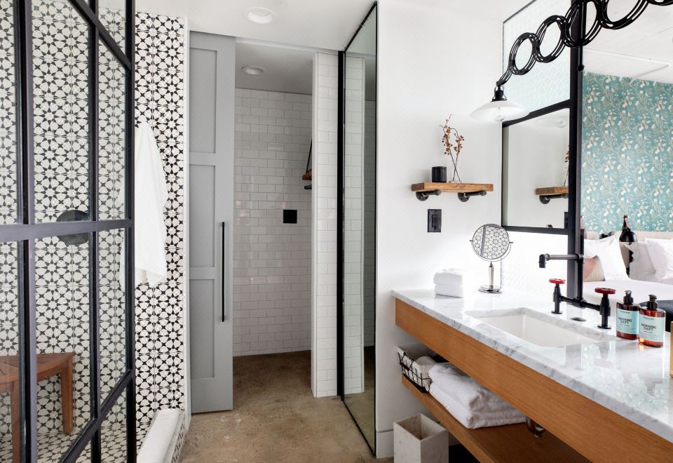 标准房，特大床（一室房）