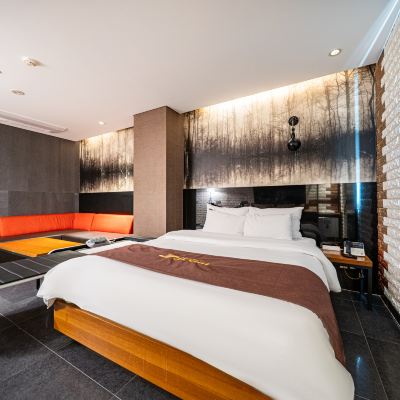 럭셔리 (대형 소파, 킹사이즈 침대, 세라젬 마사지 침대, 넉넉한 객실) Gram Hotel 쿠폰