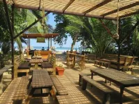 Palmar Beach Lodge Hotels in Bastimento