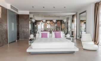 Hotel For You - Housity