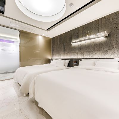 VIP (1Pc, Beam Projector) Daegu Hyeonpung Hotel Noble 쿠폰
