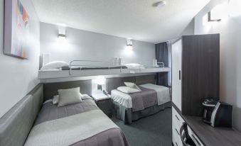 Travelodge by Wyndham Montreal Centre