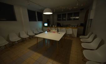 Linker Party House - Hostel