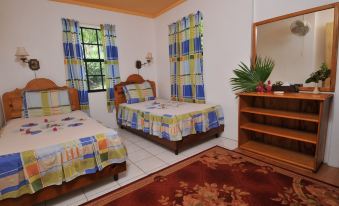 Hummingbird Beach Resort - Housity