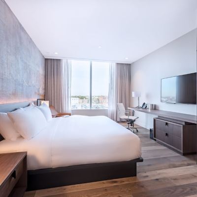 Deluxe King Room-Accessible The Hotel at Midtown Promo Code
