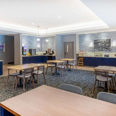 AmericInn by Wyndham Mountain Home Отели в г. Бакстер