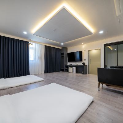 Ondol (Parking Lot, Shower Room, Large Tv) Gangneung Gyeongpodae Jajaknamu 쿠폰