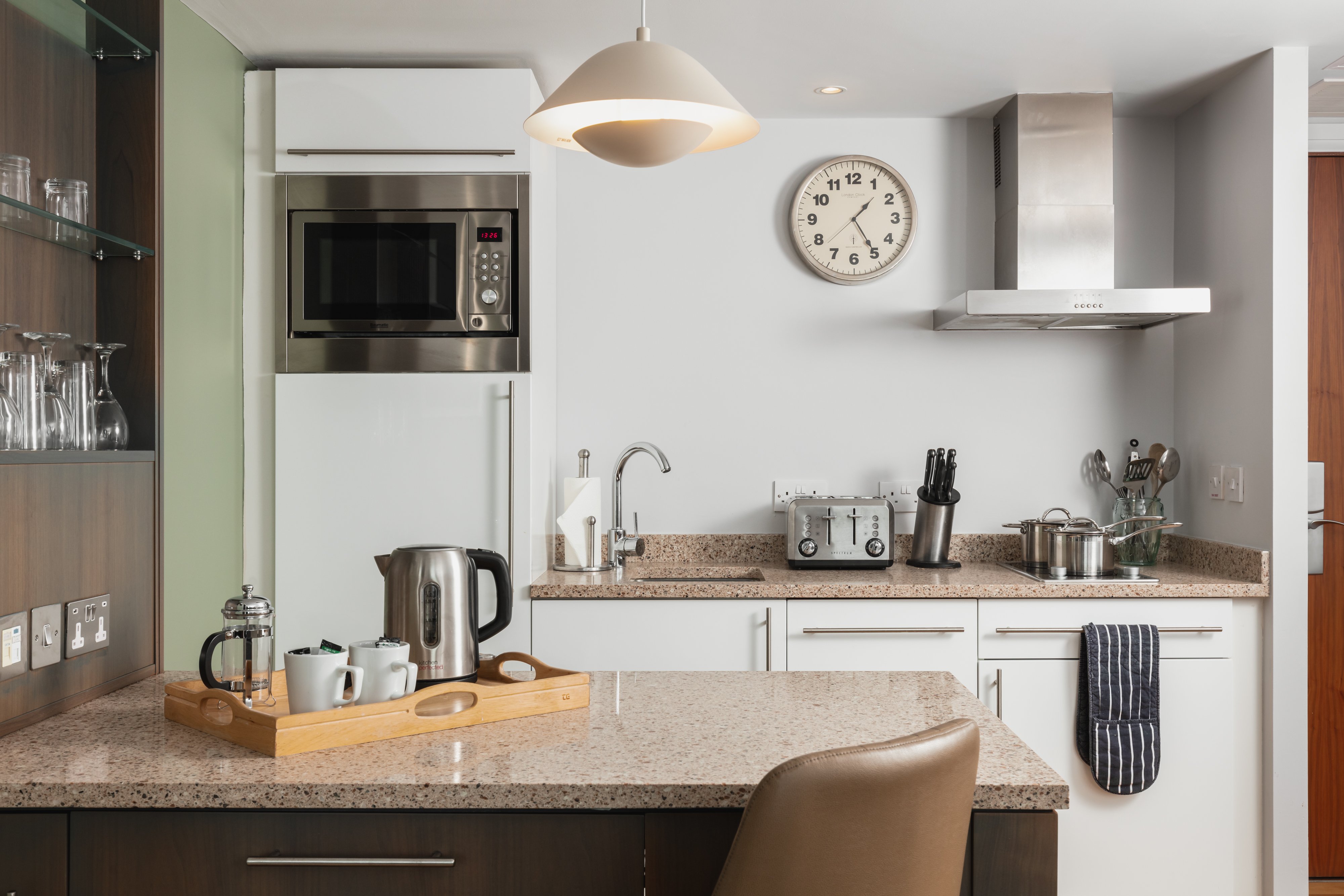 一卧室特大床套房（带休息区）