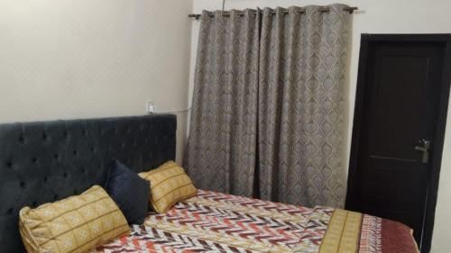 带阳台和露台的双卧室公寓