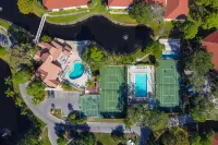 Peaceful Lakeview Condo • 2 Pools • Minutes to Img & Beaches