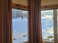 Ski in/ Ski out at Jay Peak- 10 feet from Grammy Jay Run