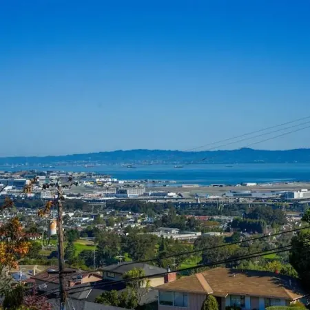 Relaxing Home With SF Bay View