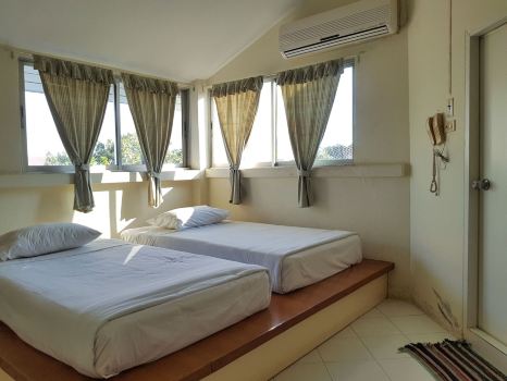 โรงแรมคาซ่าฮอลิเดย์