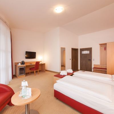Standard Room, 3 Twin Beds Hotel Offenbacher Hof Promo Code