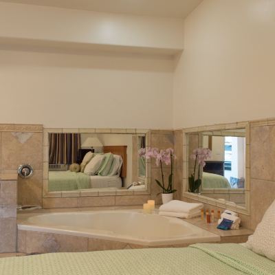 Deluxe Suite, 1 King Bed, Jetted Tub, Ground Floor (SPA) Casa Del Sol Promo Code