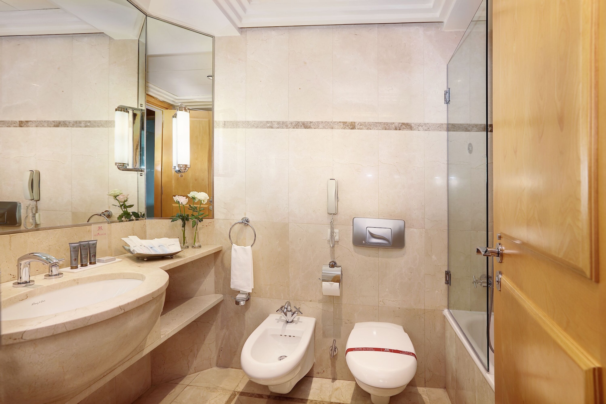 豪华双床房， 2 张单人床