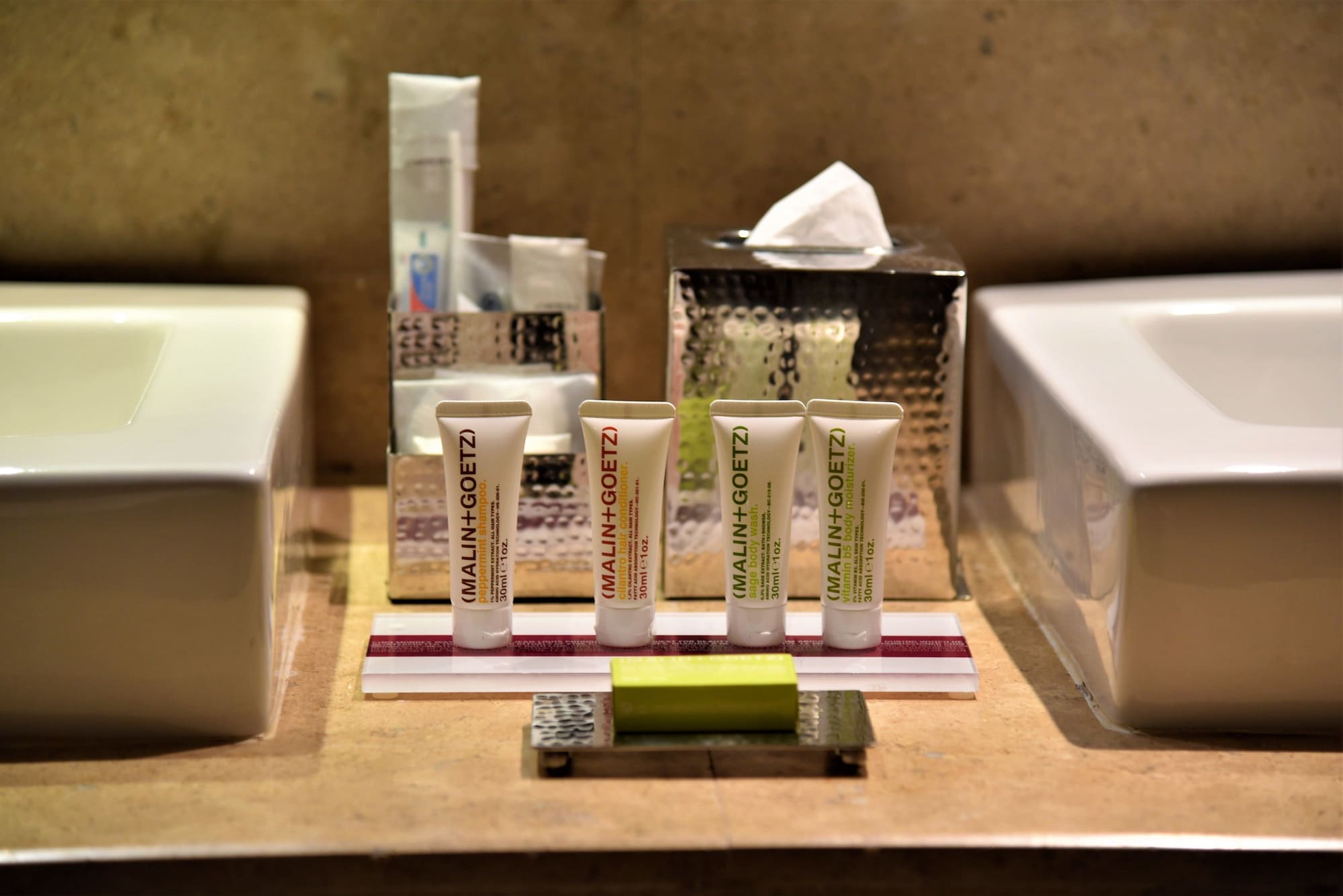 至尊豪华套房，特大床，梳化床，河景