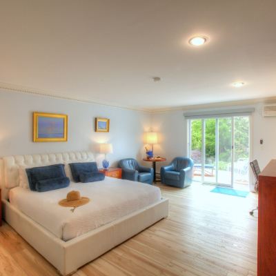 Extra Deluxe King Room Pleasant Bay Village Resort Promo Code