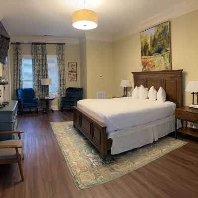 King Room (Suite Located on North Grove Street) The Smith House Promo Code