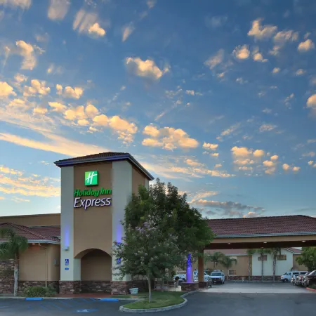 Holiday Inn Express OAKDALE by IHG