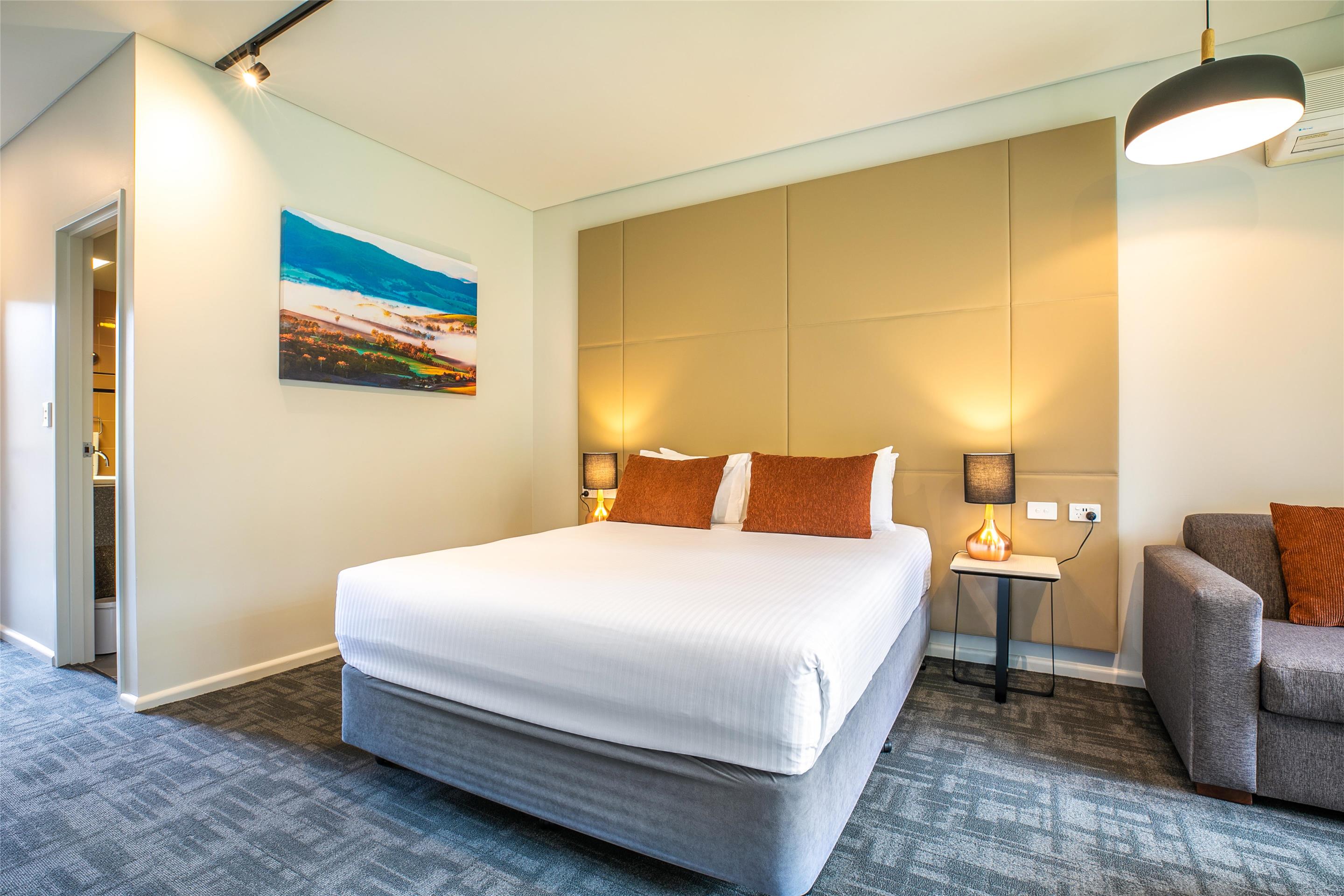 Nightcap at York on Lilydale大床水疗一室房