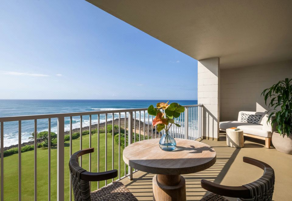 带梳化床的特大床套房-面向大海