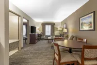 Best Western Plus Pembina Inn  Suites Hotel a 