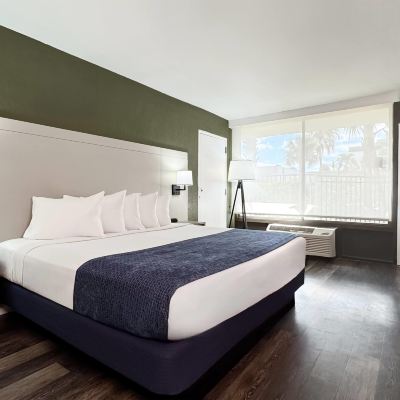 1 King Bed, Garden Room, Non-Smoking Avanti Palms Resort and Conference Center Promo Code