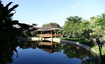 Lanna Thai Teak House Pool Villa Resort