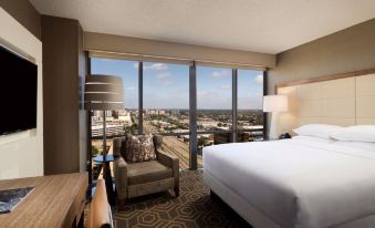 DoubleTree by Hilton Dallas-Campbell Centre