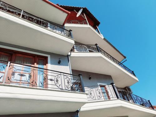 带阳台的三人房