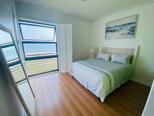 The Waves, 806 Quayside Point Waterfront Two-Bedroom Apartment